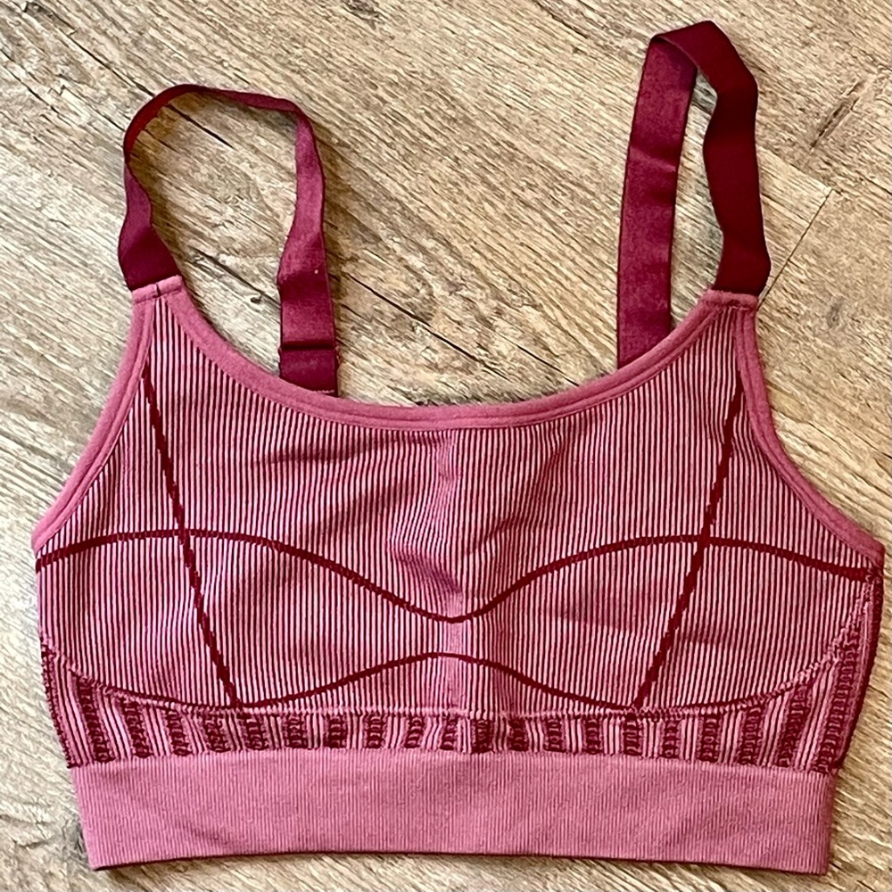 Fabletics 2 Piece Bundle Seamless Leggings & Bra Dark Rouge Size Small - Picture 11 of 13
